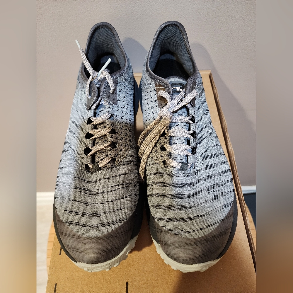 Brooks Women's Pure Grit 8 Trail Sneakers Size 9.5 Brand New
